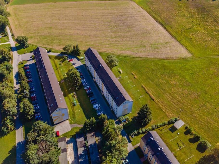 شقة Franzis Feriendomizil Im Herzgebirge Am Skihang Auerbach  المظهر الخارجي الصورة